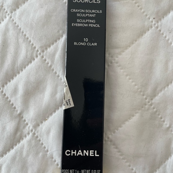 CHANEL Other - Chanel Sculpting Eyebrow Pencil - Blond Clair